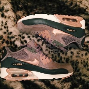 Nike Air Max 90 Grey and Rose Gold